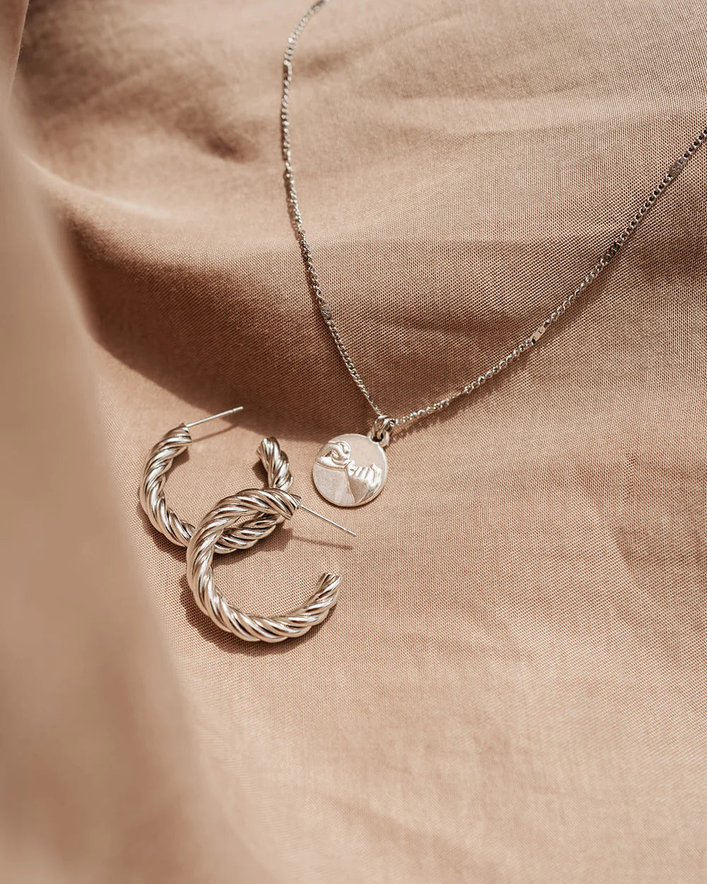 Why We Love Stainless Steel Jewelry – Corail Blanc