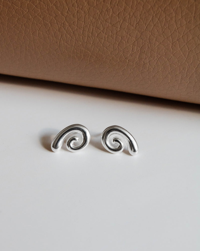 Twirl Stud Studs in Silver - Corail Blanc