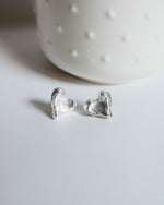 Textured Heart Studs in Silver - Corail Blanc